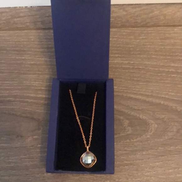 Swarovski necklace pendant - Picture 1 of 3